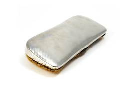 Reinhold Kühn - Fellbezogenes Metalletui 