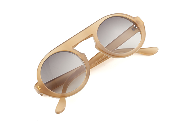 Here we come, sun, toffee 