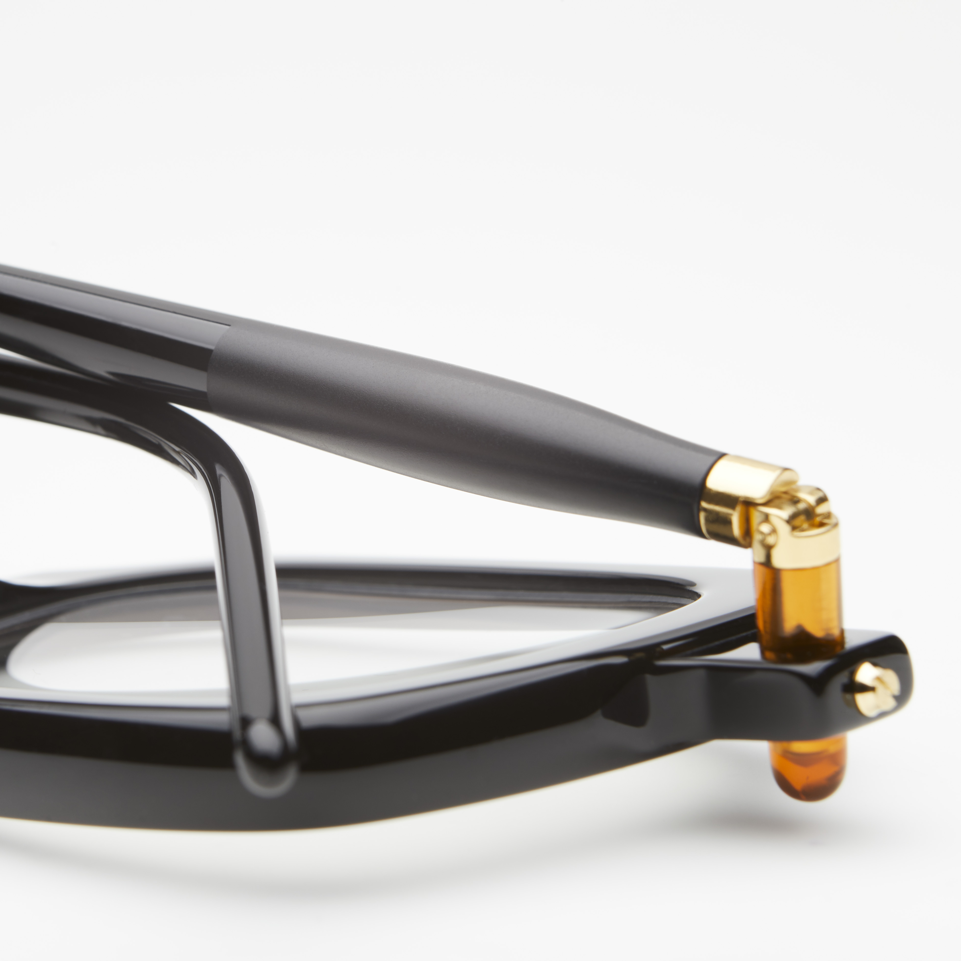 Mask P4, black, Kuboraum 