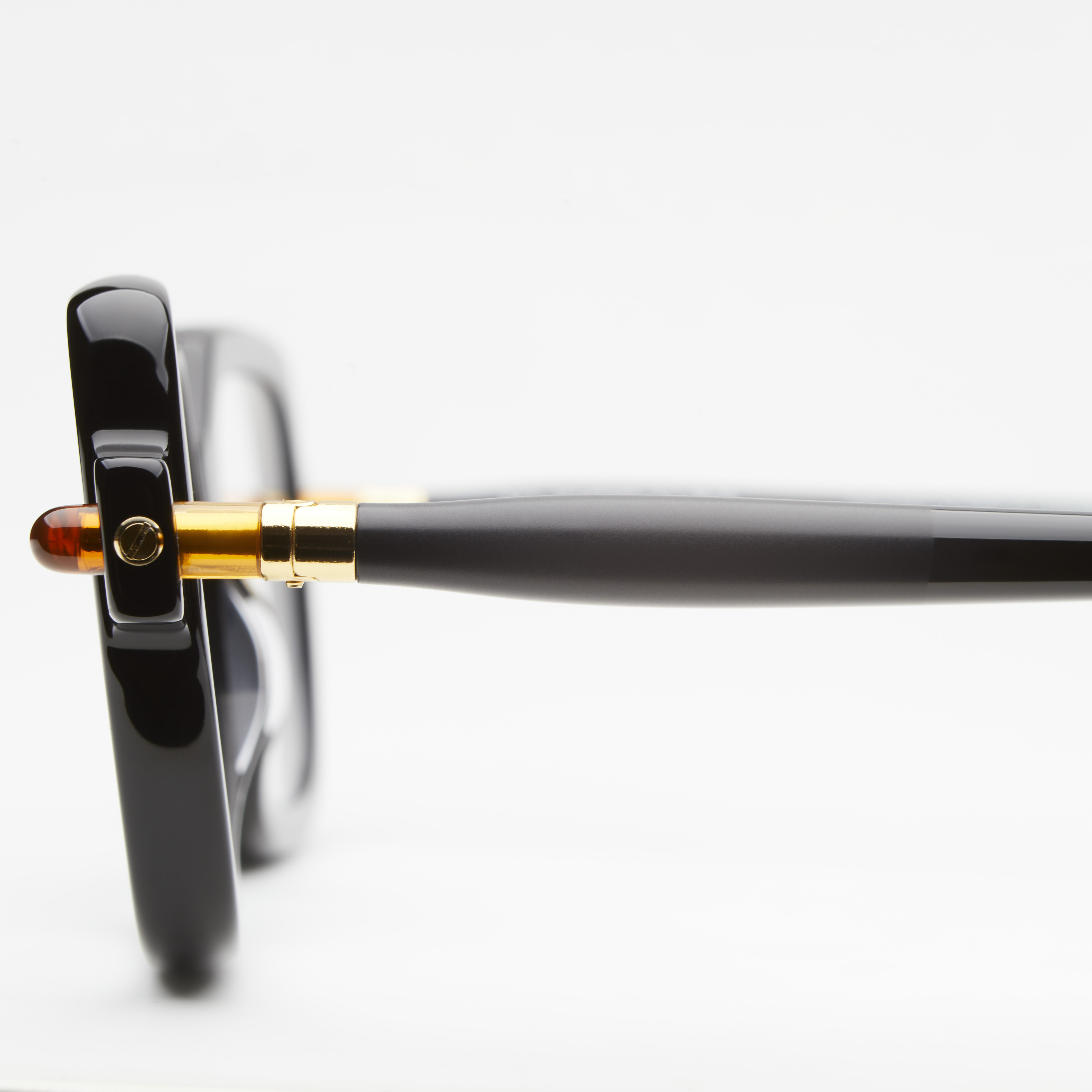 Mask P4, black, Kuboraum 